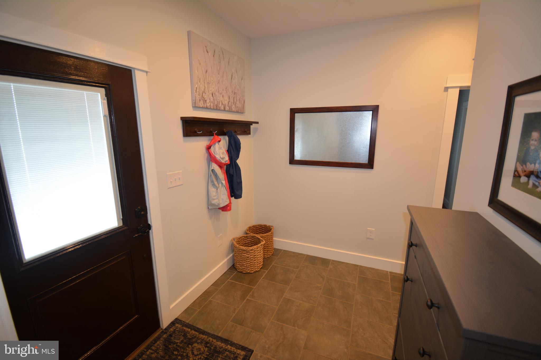 18618 Old Triangle Road Triangle, VA 22172 - Photo 11 of 34 Gallery Image 11