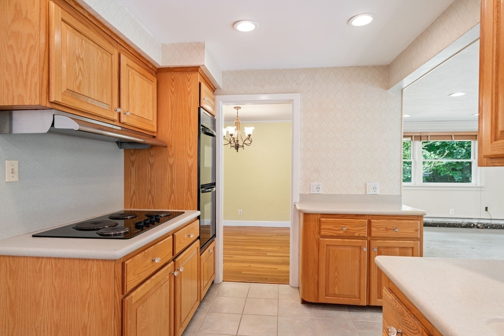 38 East Quinobequin Road Newton, MA 02468 - Photo 31 of 40