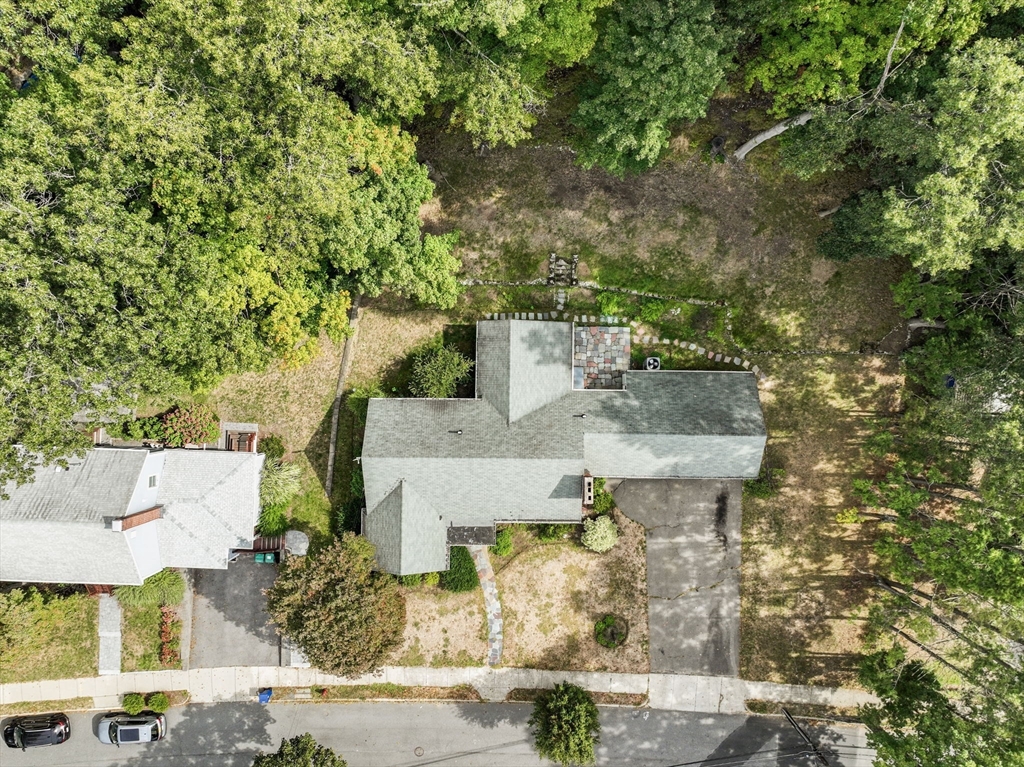 38 East Quinobequin Road Newton, MA 02468 - Photo 5 of 40