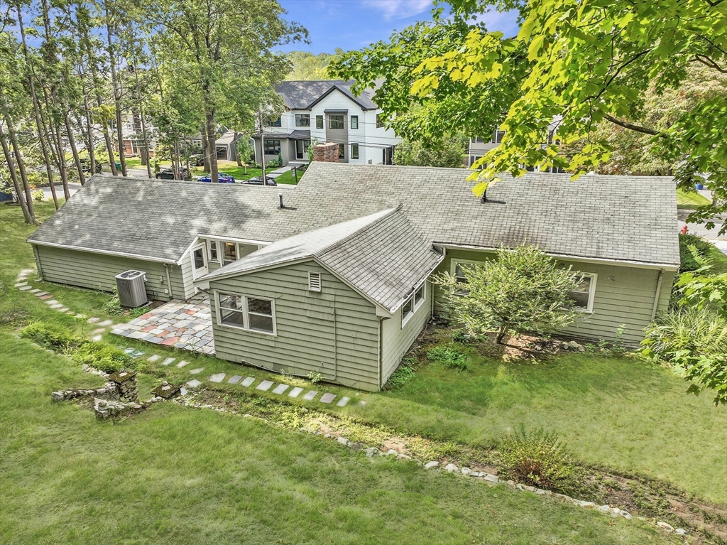 38 East Quinobequin Road Newton, MA 02468 - Photo 6 of 40