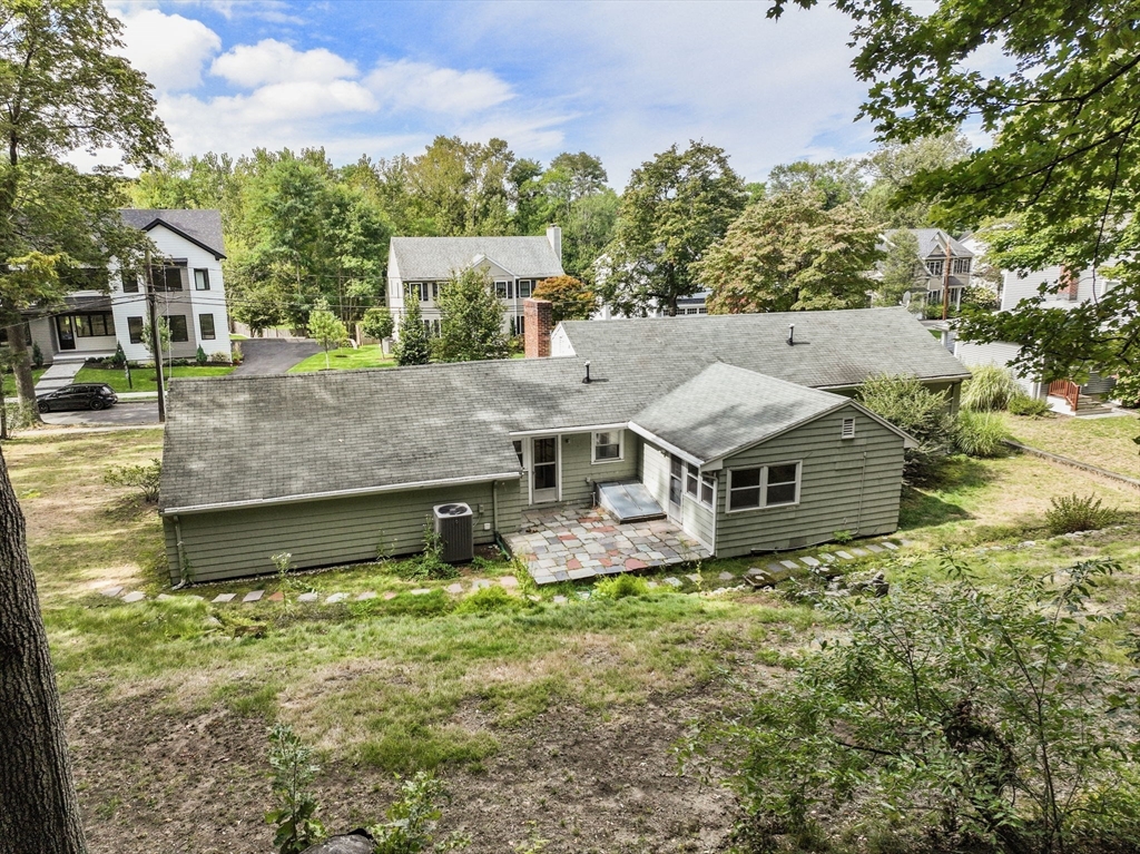 38 East Quinobequin Road Newton, MA 02468 - Photo 7 of 40