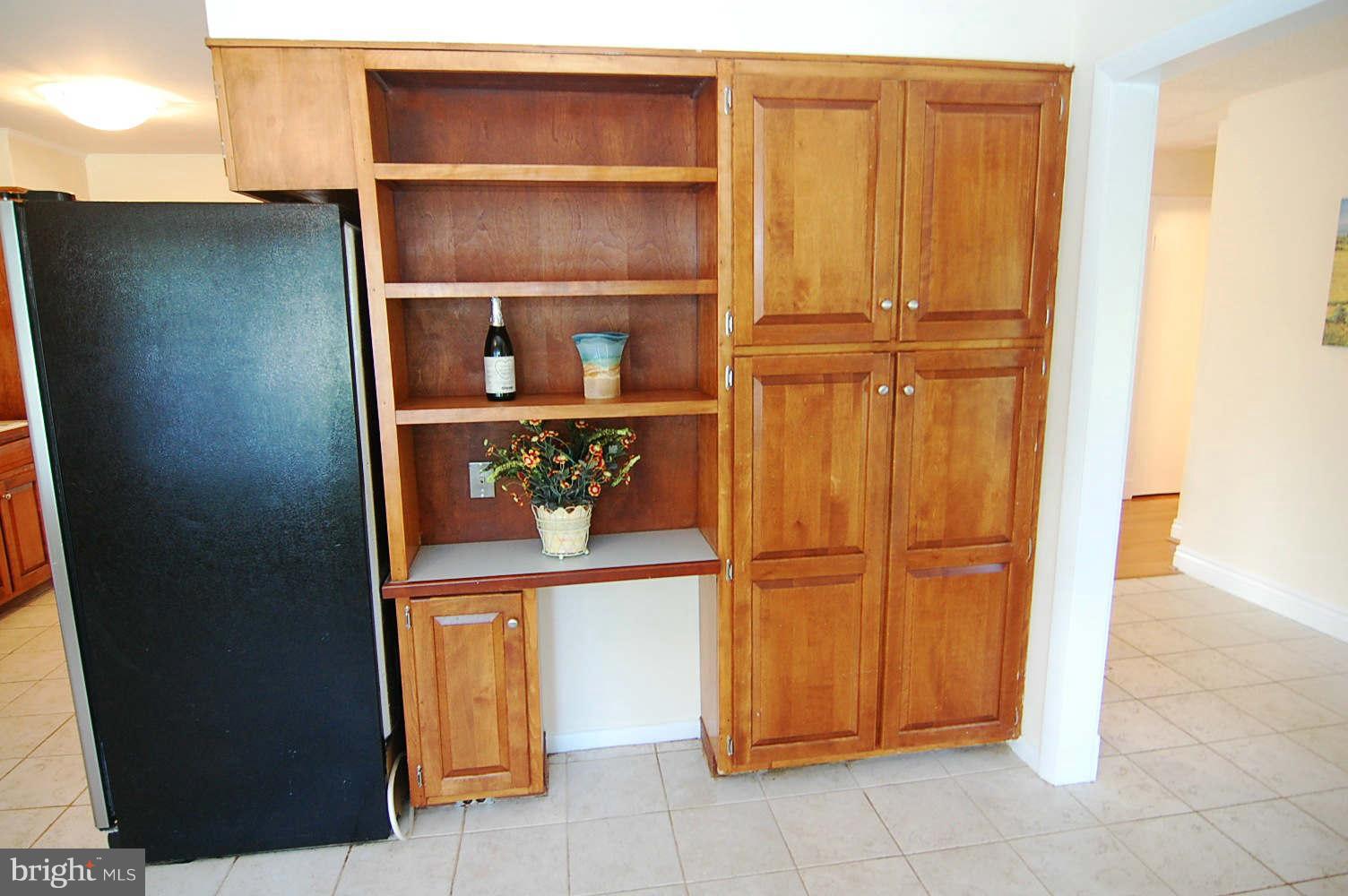 18428 Kingshill Road Germantown, MD 20874 - Photo 10 of 30 Kitchen