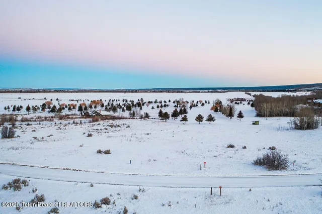 $650,000 | 150 Perimeter Drive, Alta, WY 83414