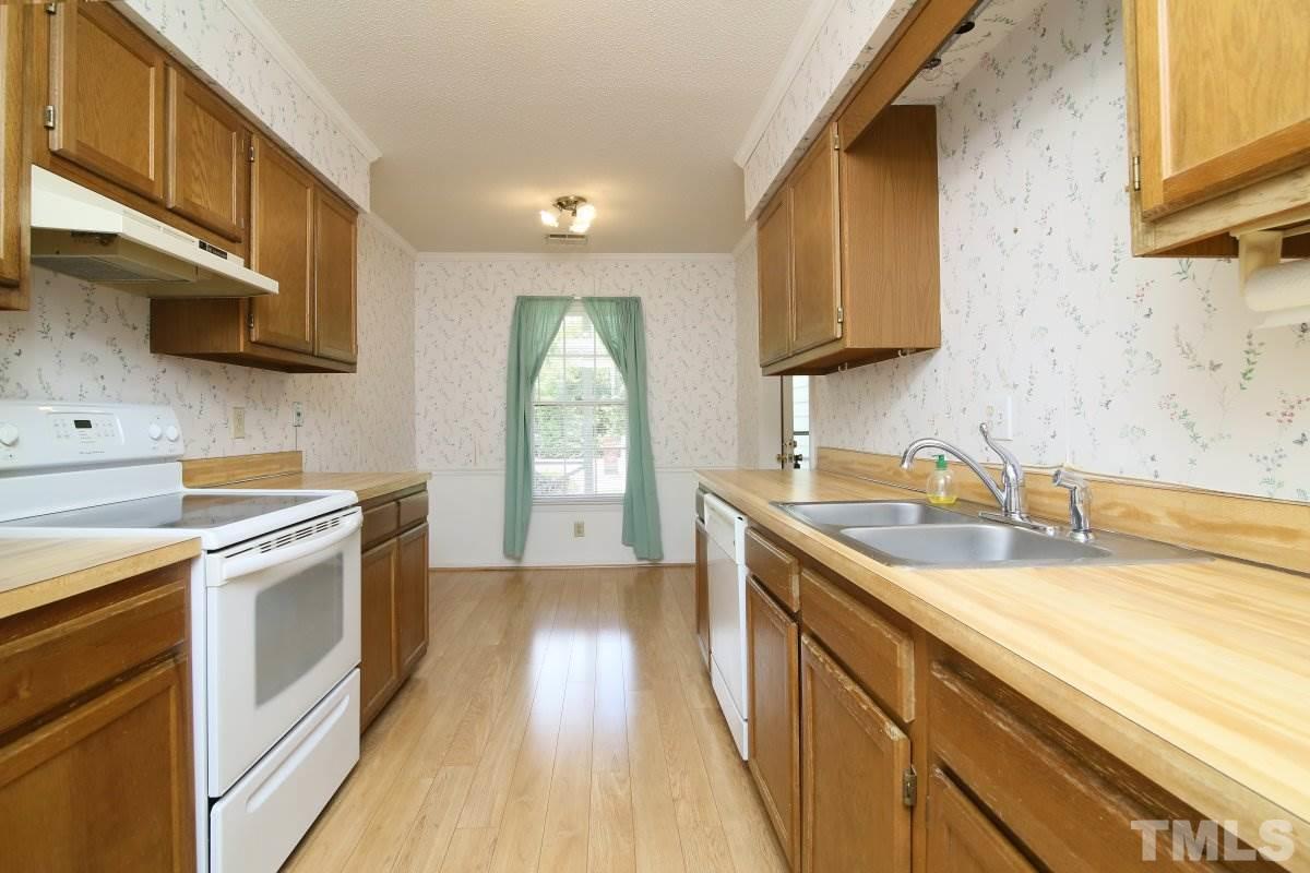207 Bracken Court Raleigh, NC 27615 - Photo 7 of 25 Gallery Image 7