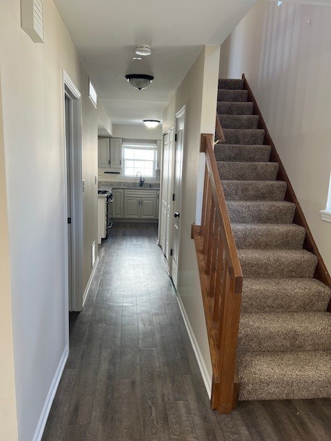 1842 Shetland Road Naperville, IL 60565 - Photo 5 of 30 a view of hallway with stairs