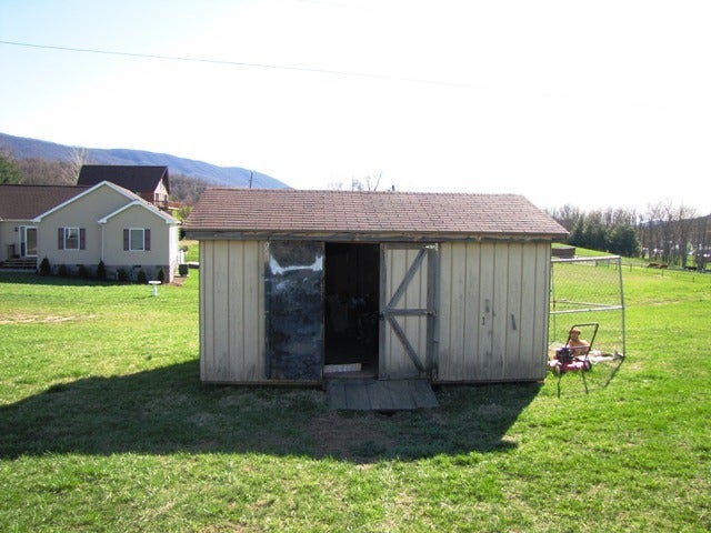 Rt2 Rt2 Peterstown, WV 24963 - Photo 20 of 20 outbuilding 2
