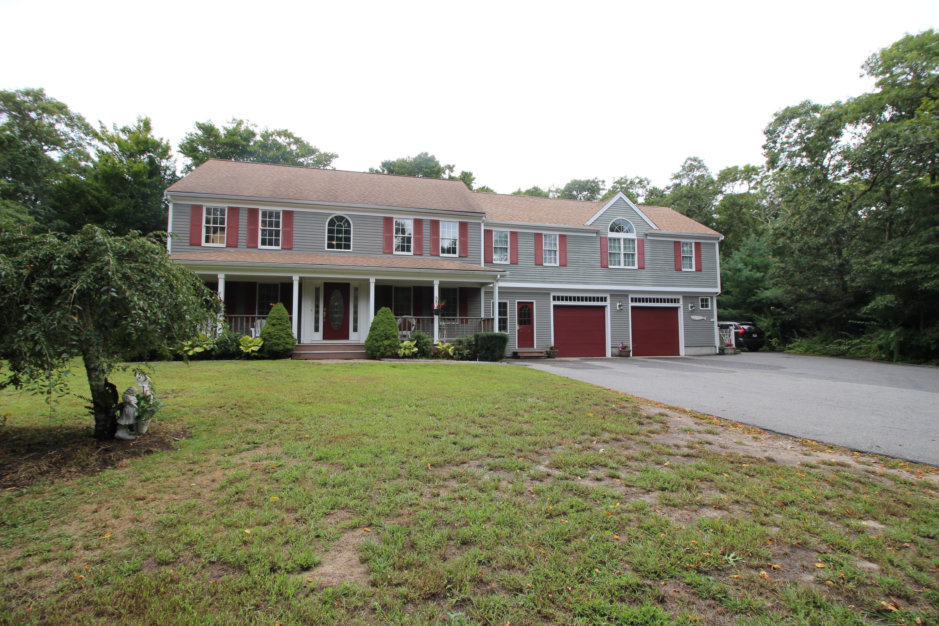 126 South Sandwich Road Mashpee, MA 02649 - Photo 4 of 33 front