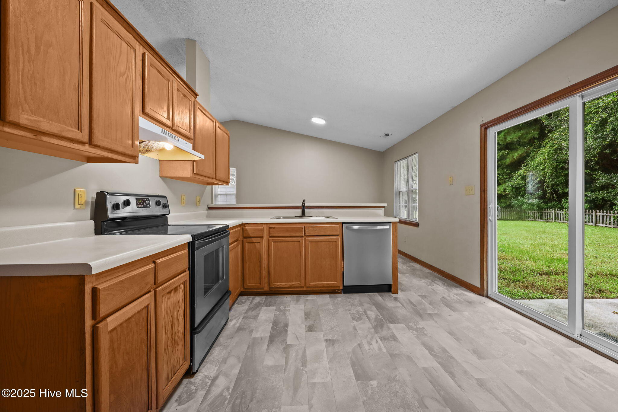 104 Wigeon Road Jacksonville, NC 28540 - Photo 8 of 41 8-web-or-mls-104 Wigeon Rd. 24