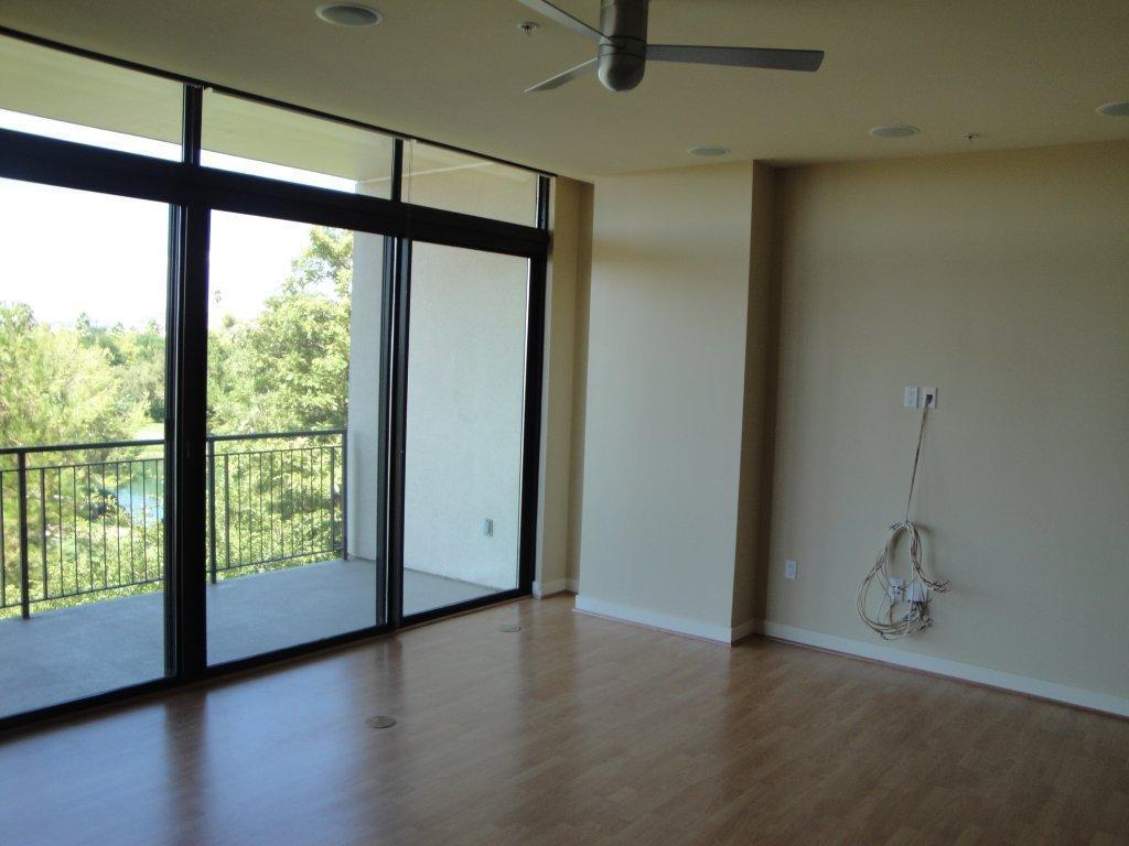 208 West Portland Street, Unit 260 Phoenix, AZ 85003 - Photo 15 of 28 Living room