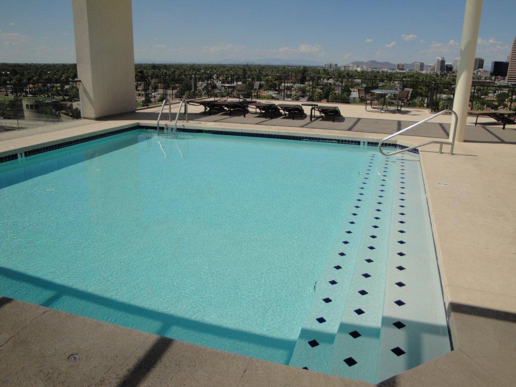 208 West Portland Street, Unit 260 Phoenix, AZ 85003 - Photo 23 of 28 Roof top pool