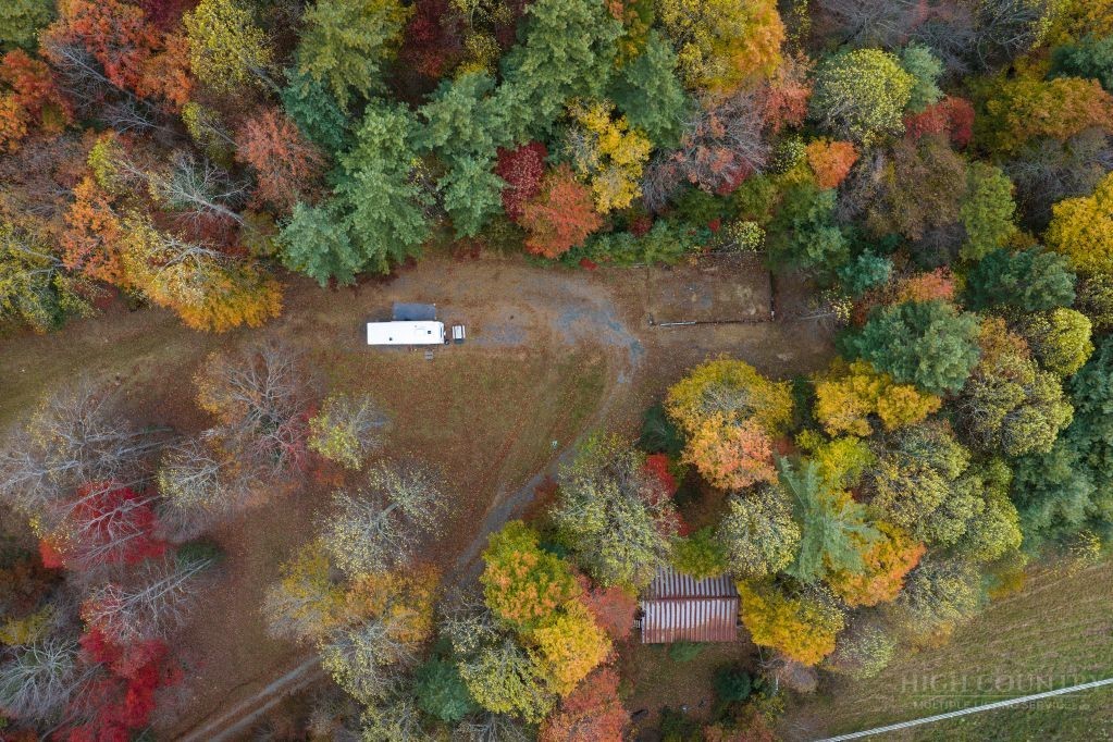 374 Lawrence Greene Road Deep Gap, NC 28618 - Photo 18 of 19 Gallery Image 18