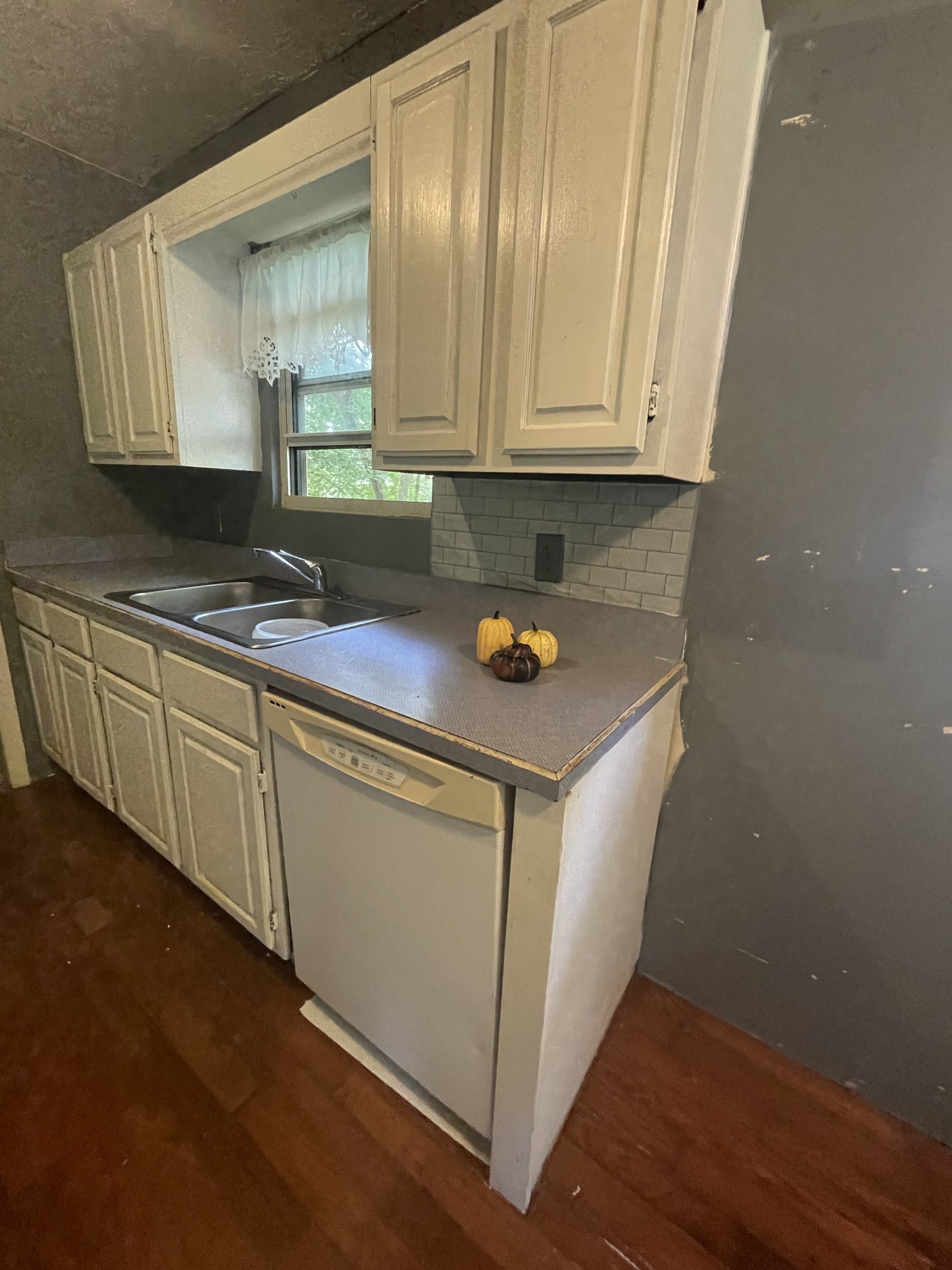 140 Redneck Road Ashland City, TN 37015 - Photo 5 of 7 Gallery Image 5