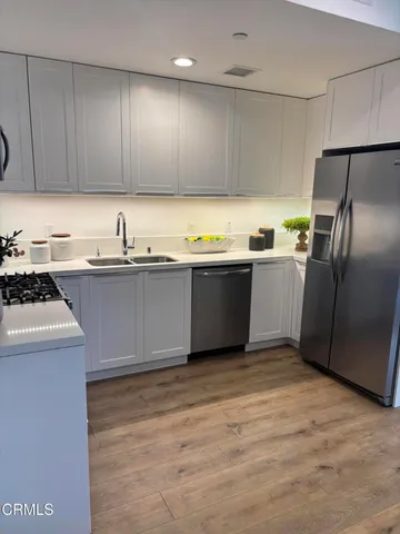 $899,000 | 239 South Marengo Avenue, Unit 303, Pasadena, CA 91101