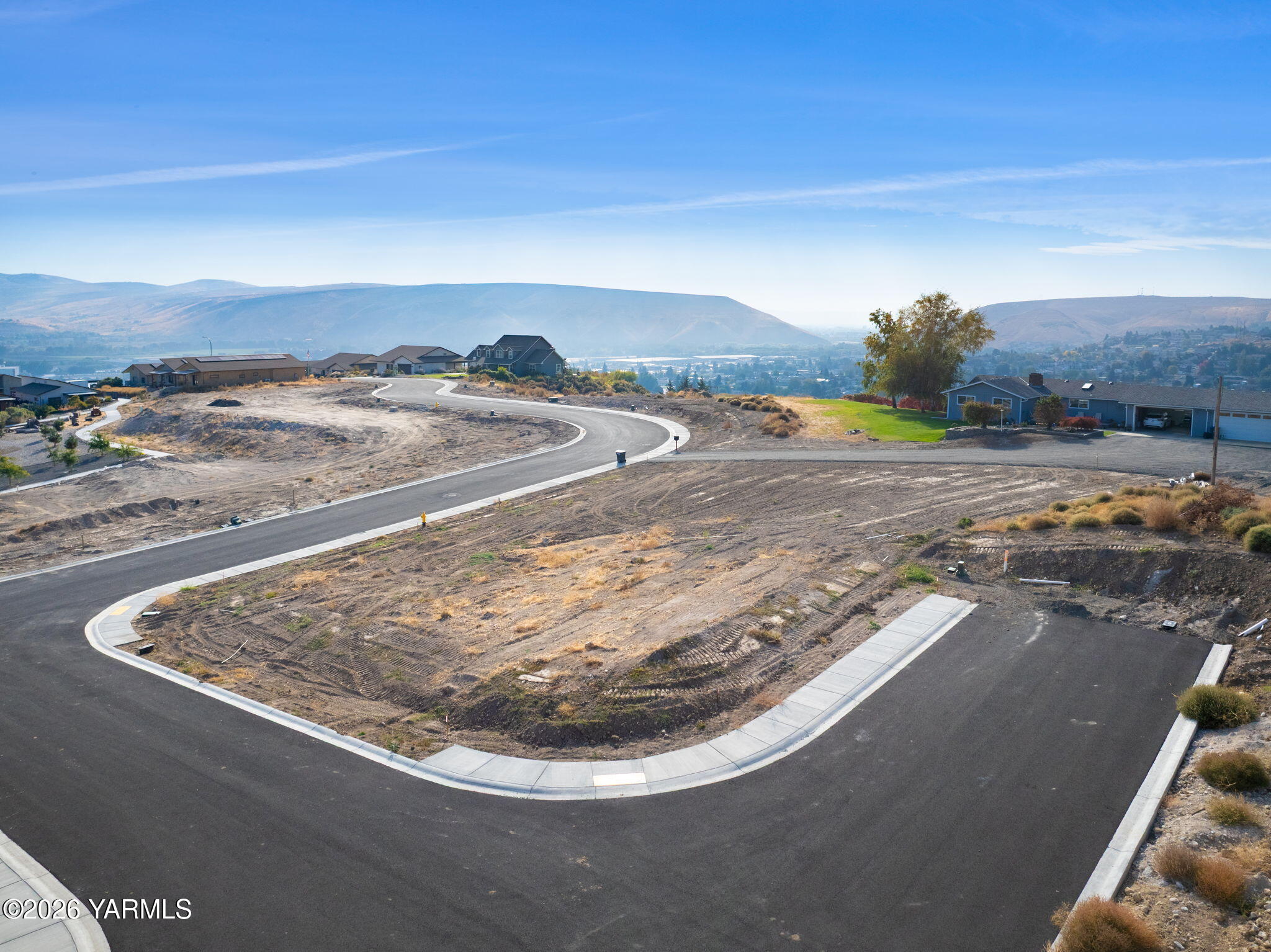 820 Vista Del Sol Selah, WA 98942 - Photo 3 of 15 26, 27