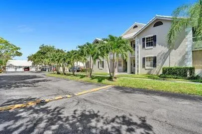 $1,950 | 2871 North Oakland Forest Drive, Unit 210, Oakland Park, FL 33309