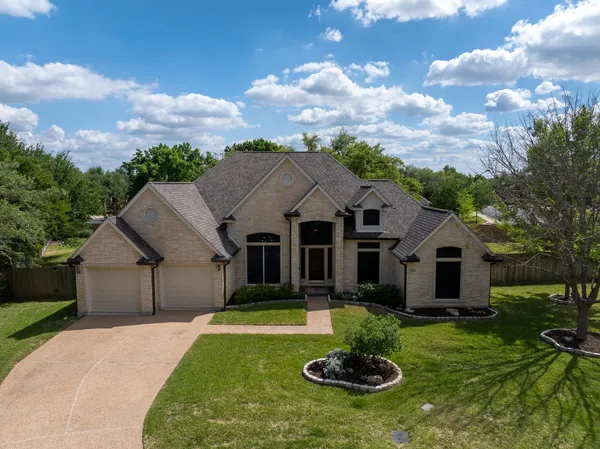 $697,250 | 15825 Chatham Wood Drive, Austin, TX 78717