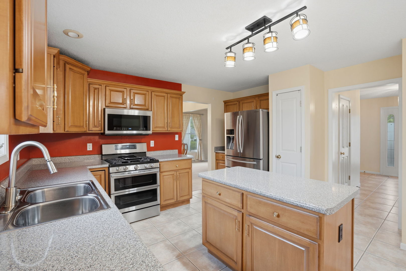 3415 79th Street Moline, IL 61265 - Photo 11 of 25