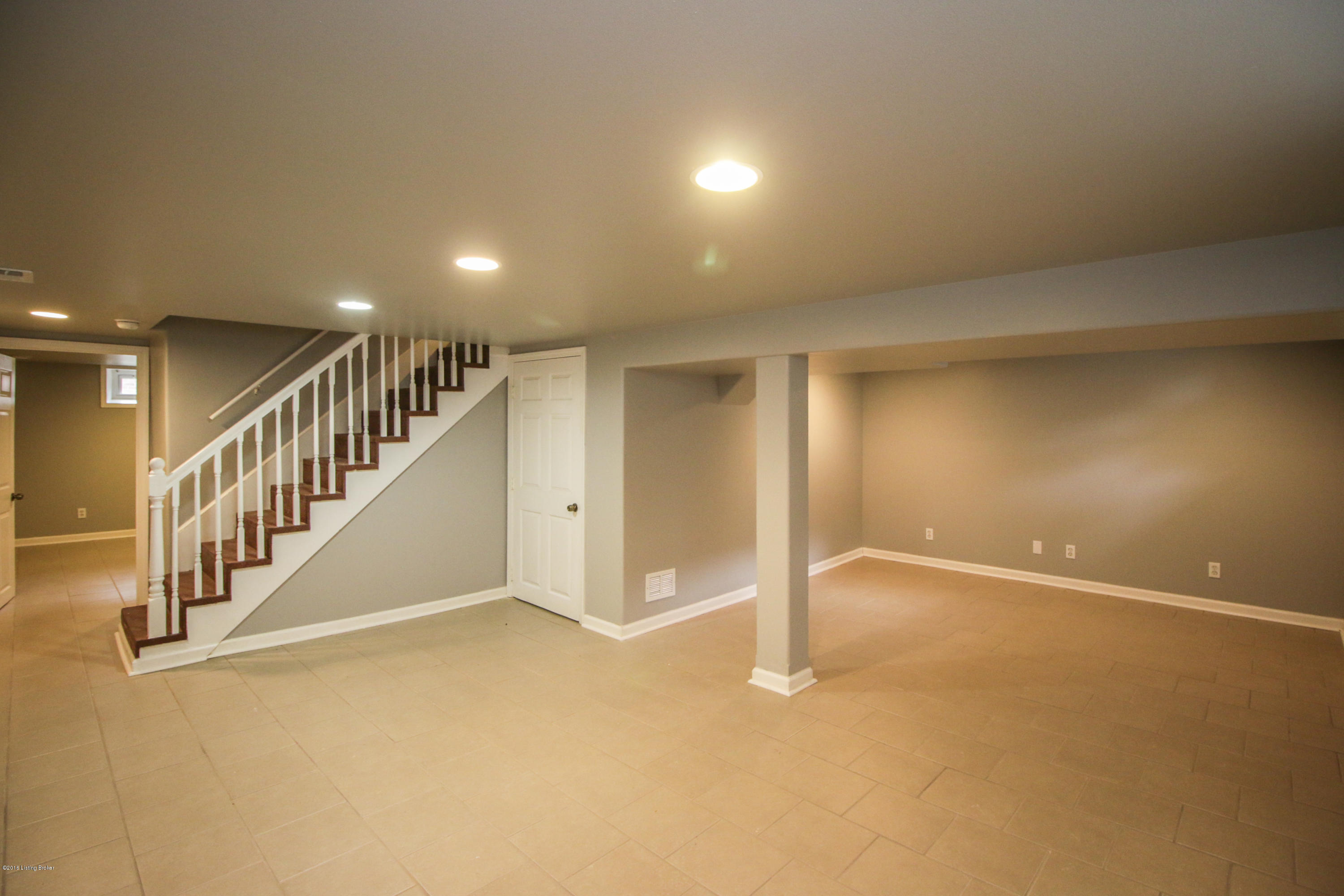 7719 Bluebonnet Road Louisville, KY 40258 - Photo 36 of 44 35