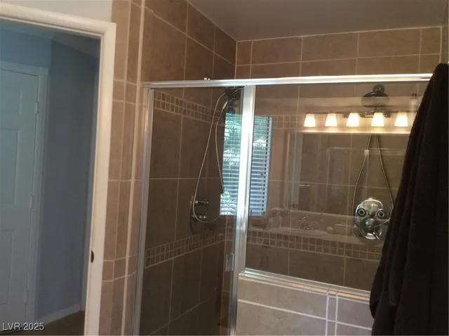 $2,795 | 2909 Crystal Bay Drive, Las Vegas, NV 89117