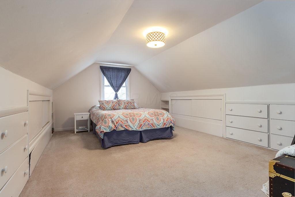 2272 Nottingham Road Upper Arlington, OH 43221 - Photo 8 of 15 Gallery Image 8