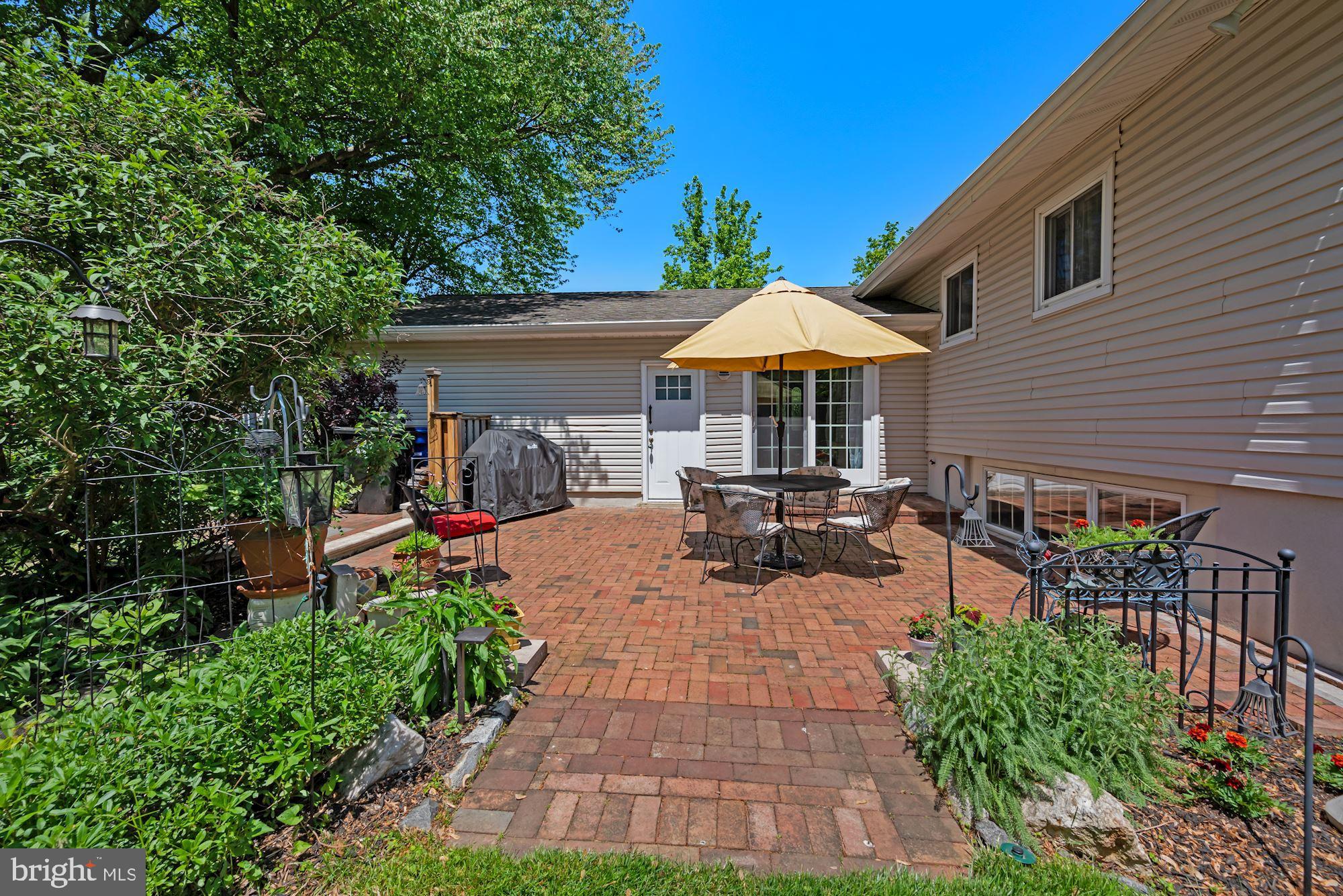 2900 Georgetown Road Cinnaminson, NJ 08077 - Photo 24 of 27 Back Patio with great foliage