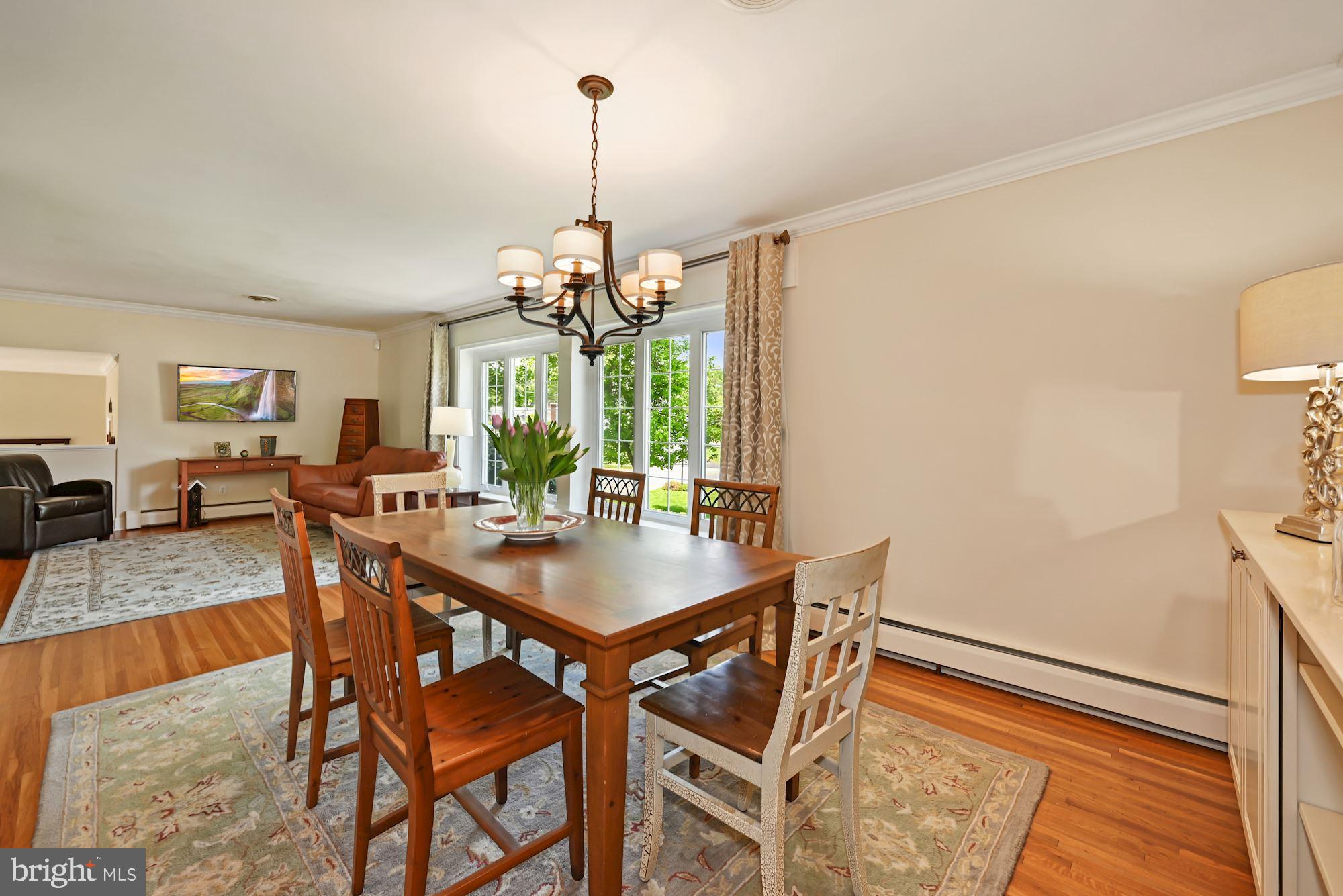 2900 Georgetown Road Cinnaminson, NJ 08077 - Photo 7 of 27 Dining Room with built-ins