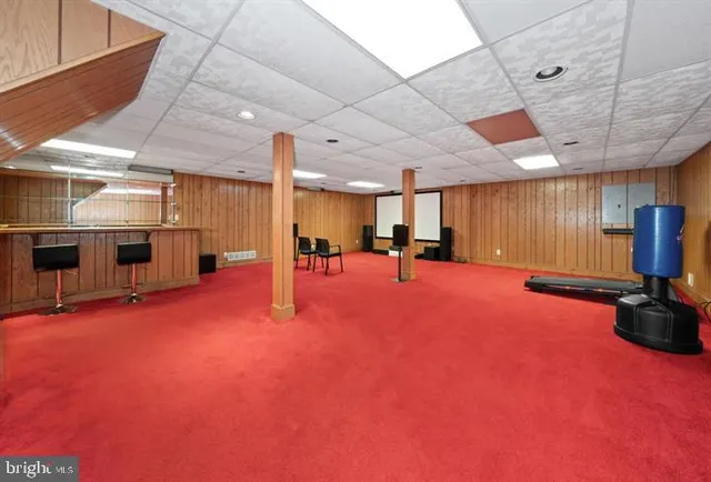 a view of yard with green space