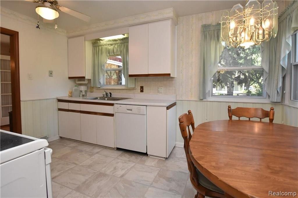 16279 Beverly Road Franklin, MI 48025 - Photo 16 of 38