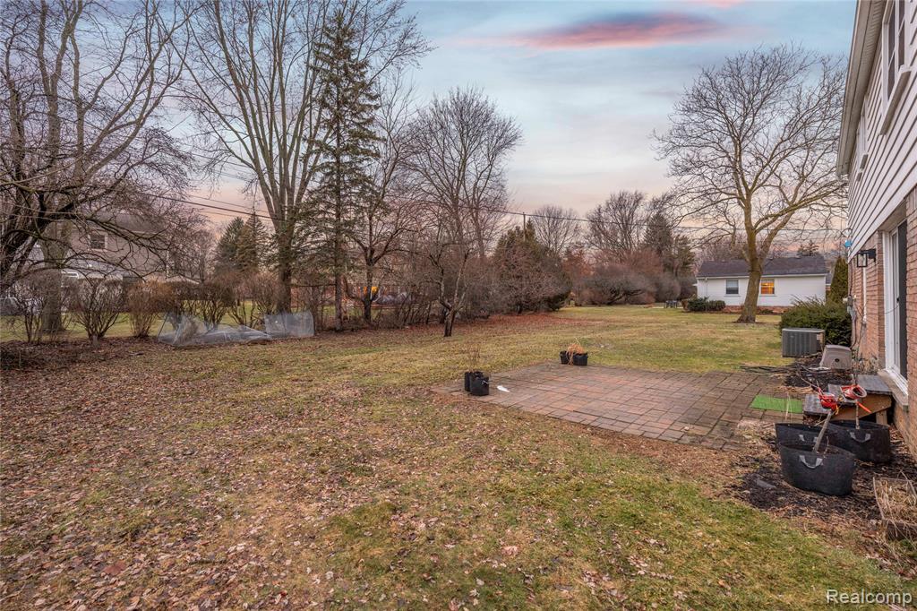 5738 Pebbleshire Road Bloomfield Hills, MI 48301 - Photo 30 of 37