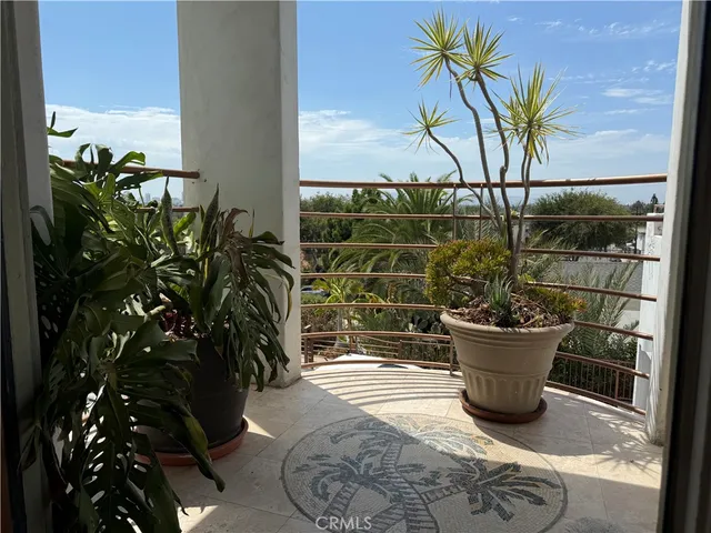 $1,095,000 | 1994 Stanley Avenue, Signal Hill, CA 90755