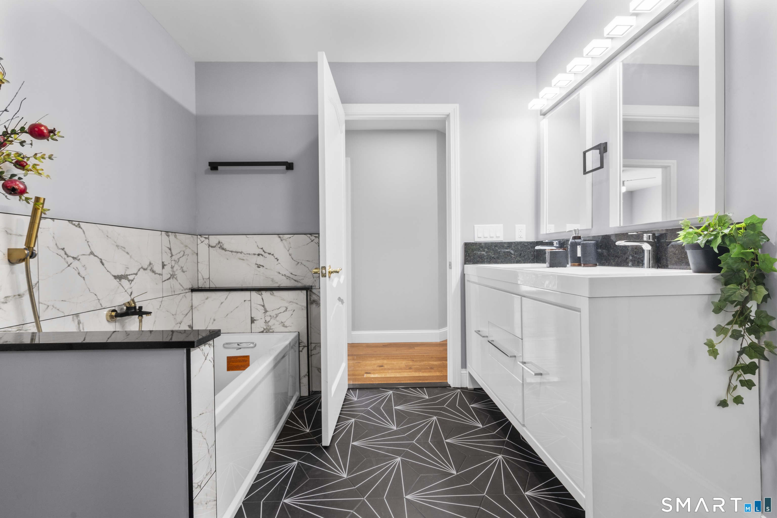 370 West Mountain Road West Simsbury, CT 06092 - Photo 28 of 39