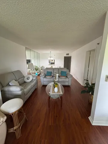 $130,000 | 4820 Lucerne Lakes Boulevard West, Unit 107, Lake Worth, FL 33467