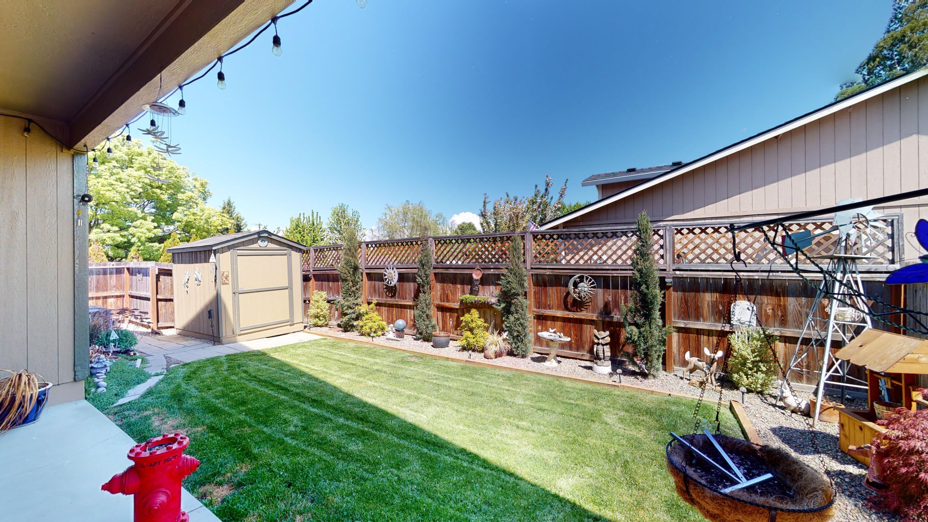 3652 Bursell Road Central Point, OR 97502 - Photo 28 of 36 Backyard