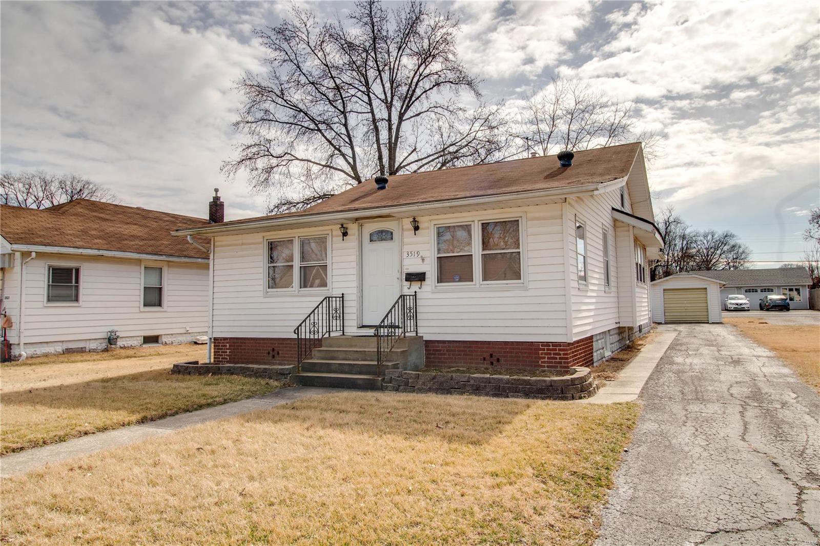 3519 Berkeley Avenue Alton, IL 62002 - Photo 2 of 34 Gallery Image 2