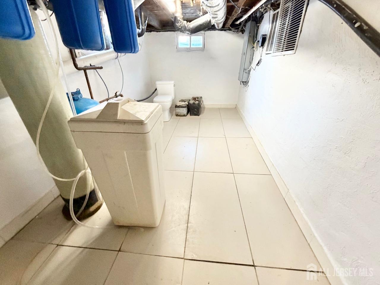 623-623 Main Street Leesburg, NJ 08327 - Photo 31 of 66 a view of utility room