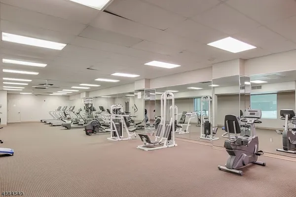 $2,525 | 2216 Gates Court, Unit 2304, Morris Plains, NJ 07950