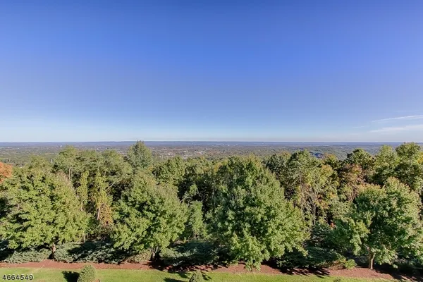 $2,525 | 2216 Gates Court, Unit 2304, Morris Plains, NJ 07950