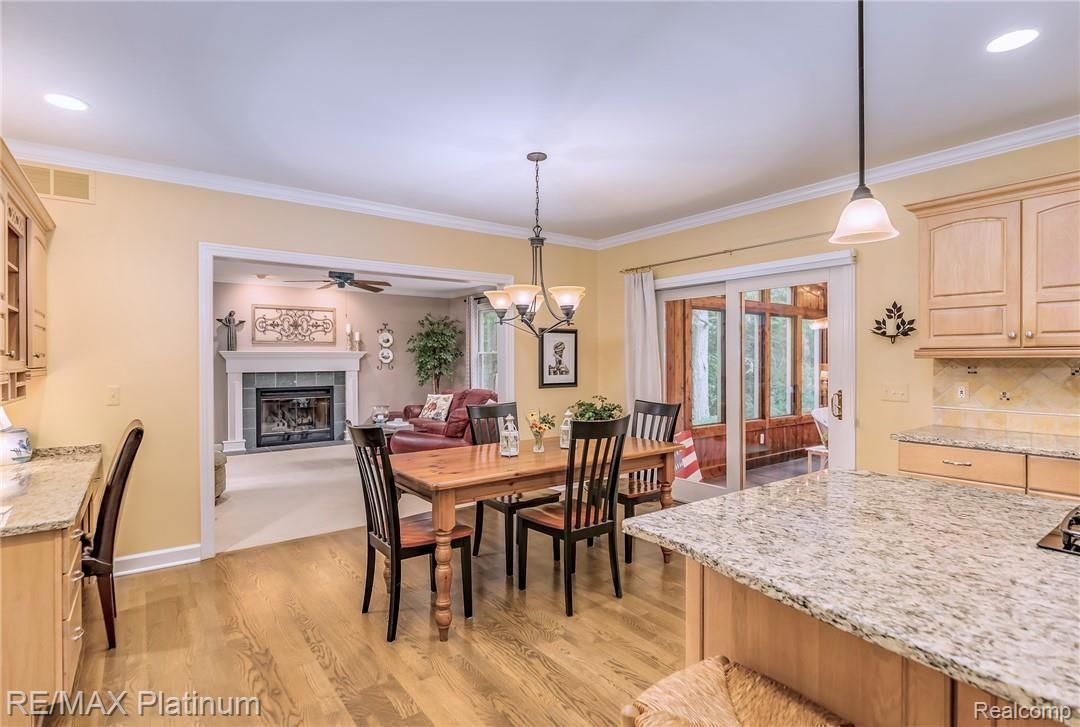 7215 Summit Ridge Brighton, MI 48116 - Photo 6 of 42 MS082918-121 copy.jpg