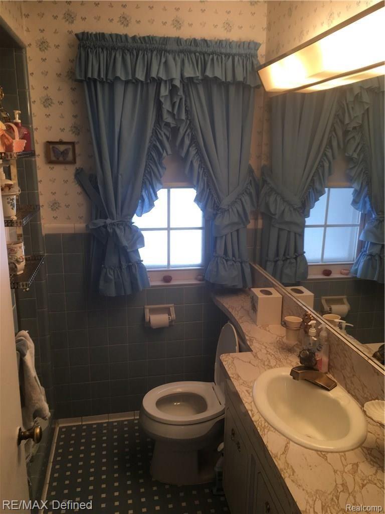 1381 South Renaud Road Grosse Pointe, MI 48236 - Photo 19 of 33 File_001.jpeg