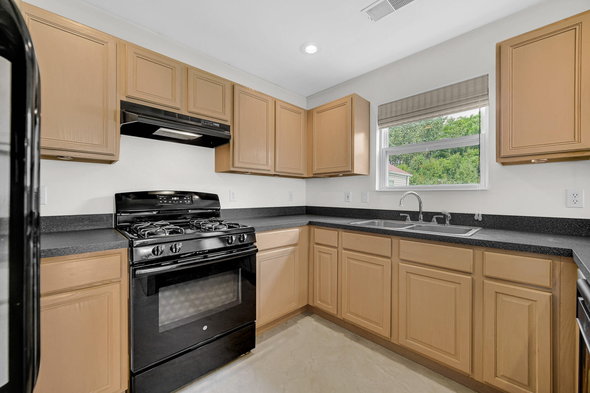 8220 Pointe Drive Crown Point, IN 46307 - Photo 11 of 23 1920x1280
