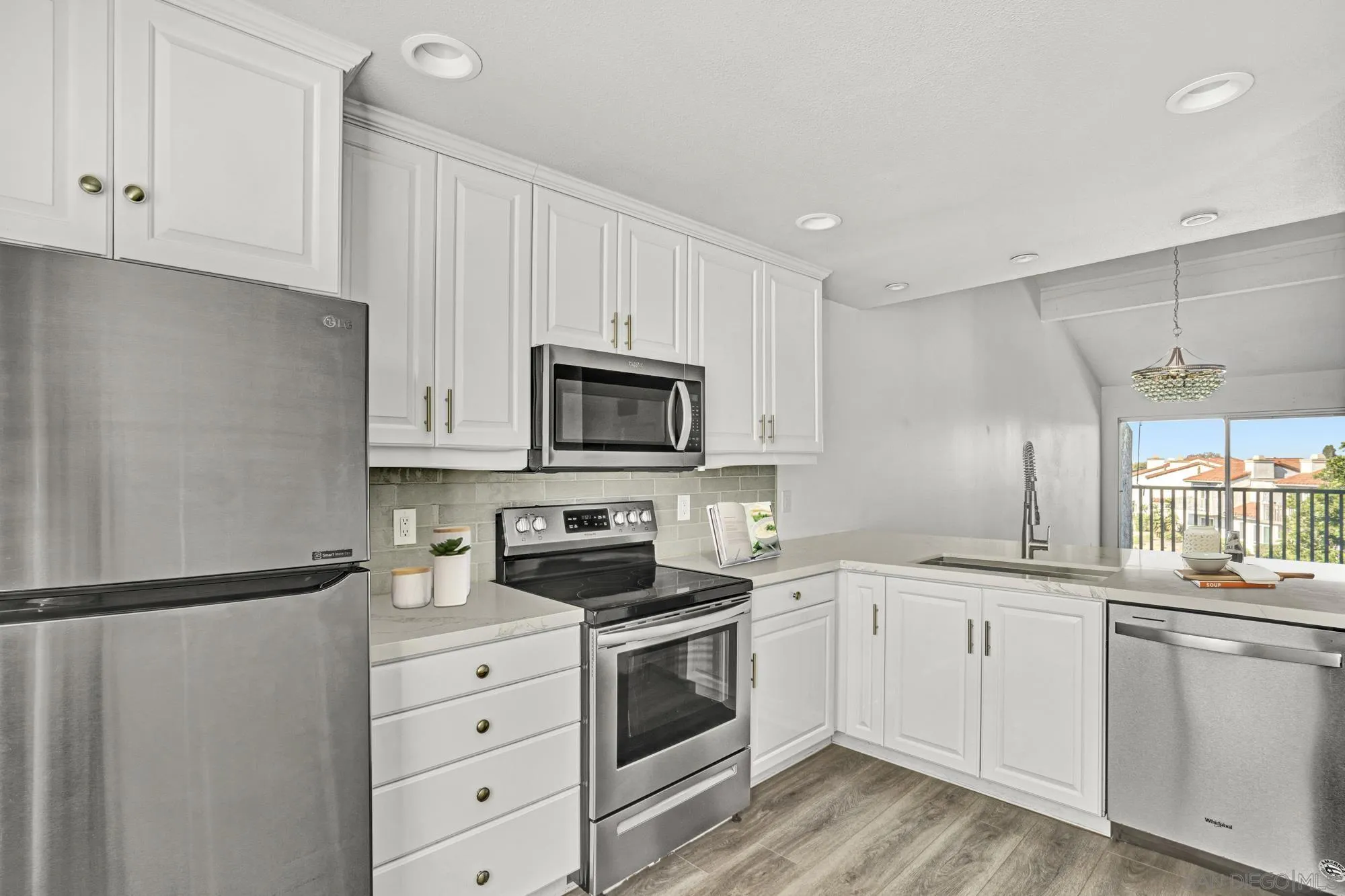 901 Caminito Estrada, Unit C Carlsbad, CA 92011 - Photo 5 of 18