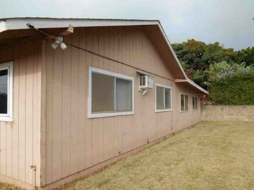 27 Holopuni Road Kula, HI 96790 - Photo 3 of 13 a backyard of a house