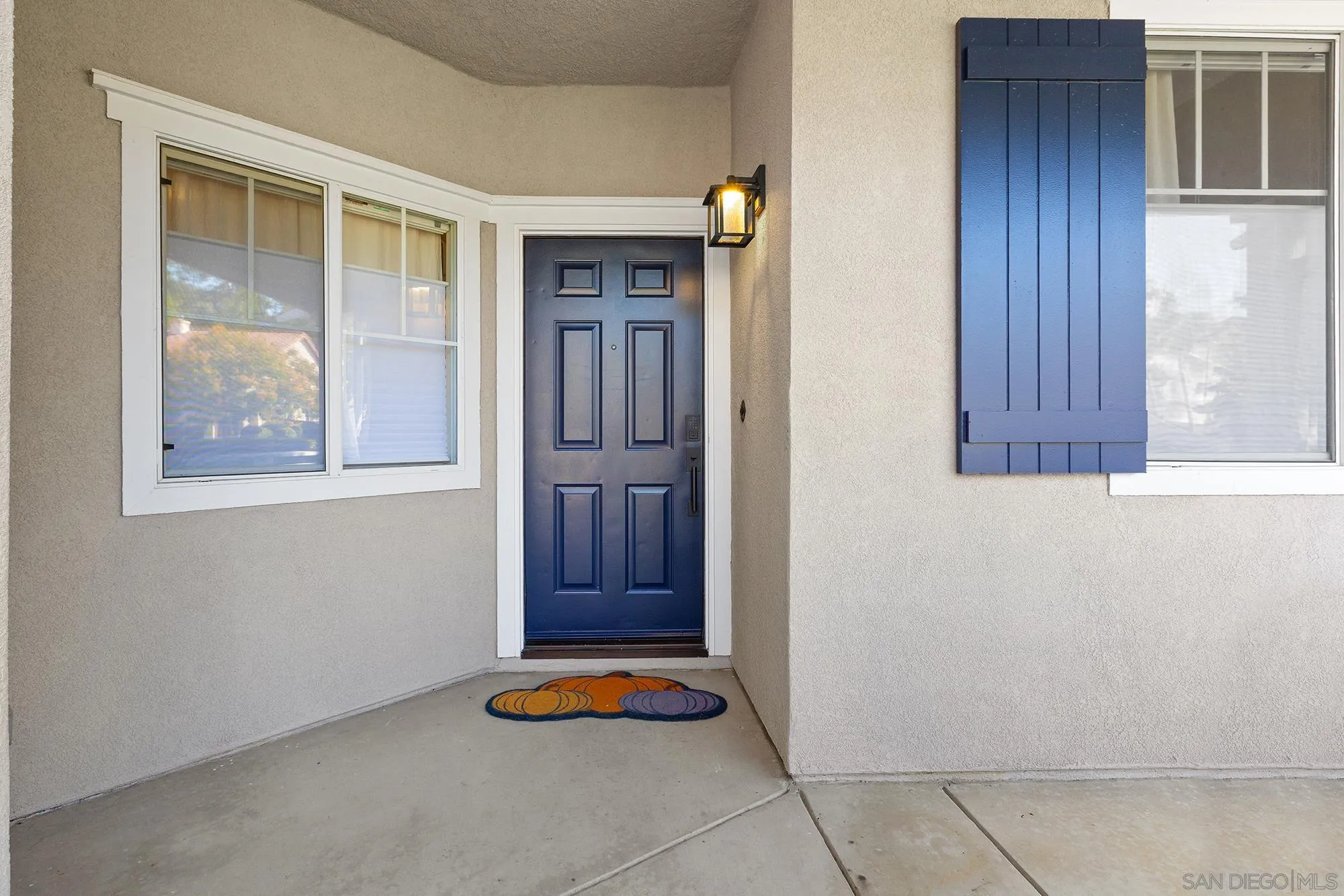 33451 Victoria Court Temecula, CA 92592 - Photo 5 of 38 a view of a room with furniture and front door
