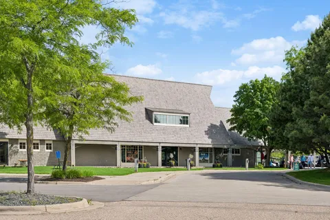 $1,295,000 | 3049 Fairway Drive, Chaska, MN 55318
