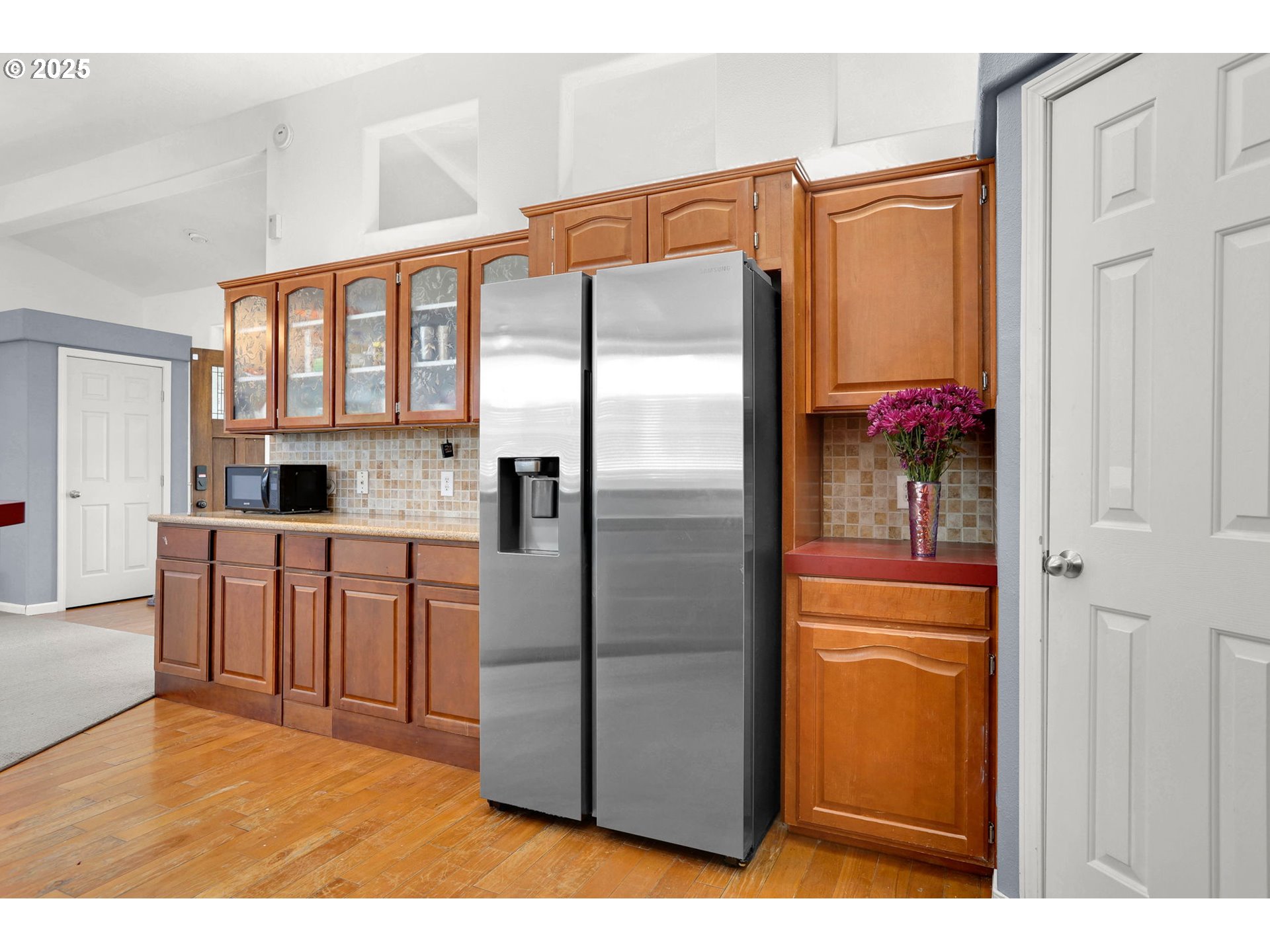5365 Cobblestone Lane Eugene, OR 97402 - Photo 13 of 40 a kitchen with stainless steel appliances a refrigerator and a stove