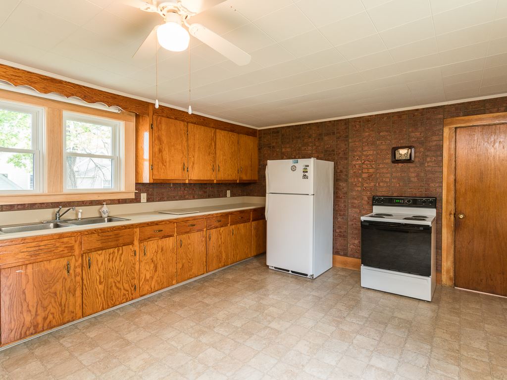 6 Carroll Street Exeter, NH 03833 - Photo 5 of 28