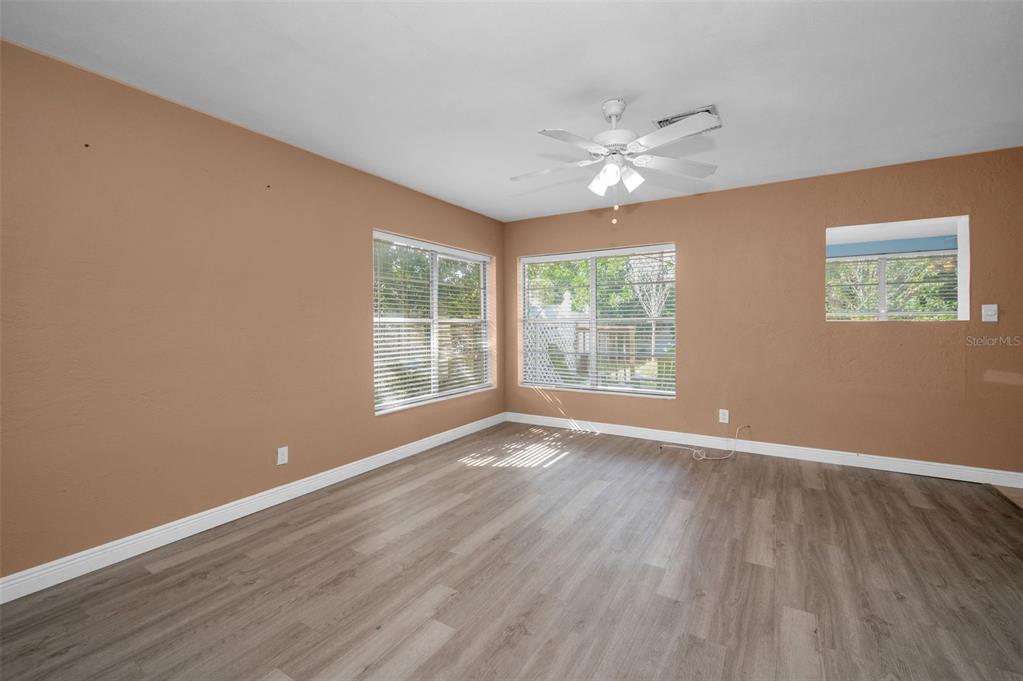 2476 Coronado Way Dunedin, FL 34698 - Photo 8 of 81