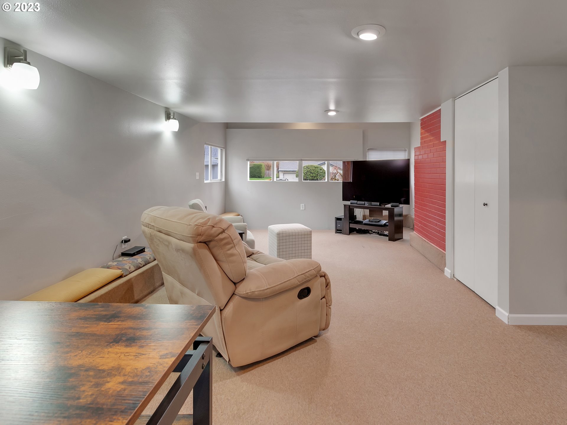6253 Southwest 46th Place Portland, OR 97221 - Photo 11 of 31 Gallery Image 11