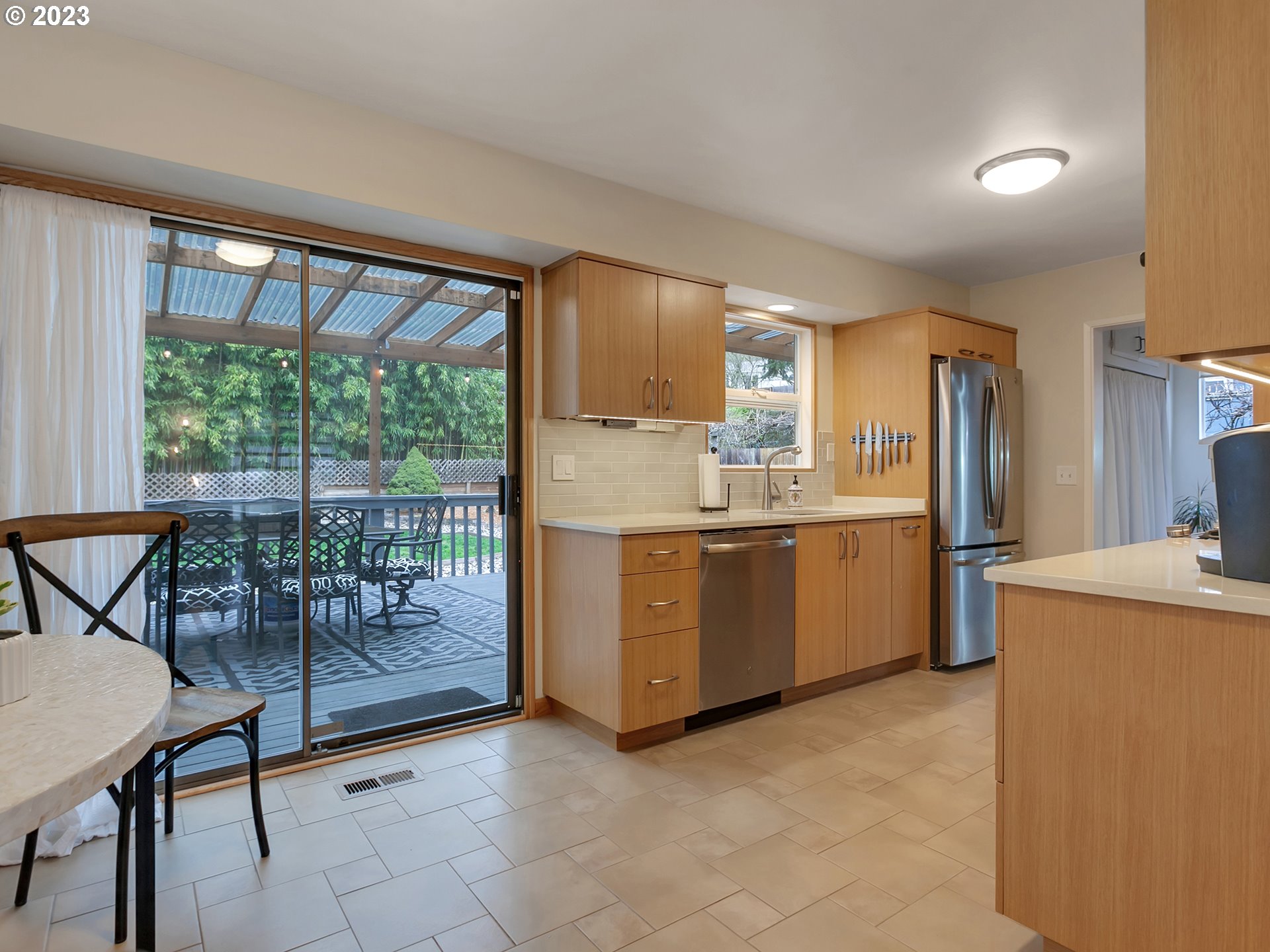 6253 Southwest 46th Place Portland, OR 97221 - Photo 4 of 31 Gallery Image 4