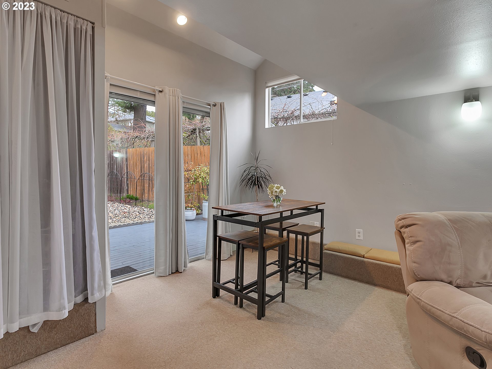 6253 Southwest 46th Place Portland, OR 97221 - Photo 10 of 31 Gallery Image 10